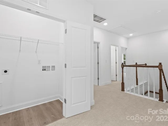 184 Cherry Springs 1B upstairs hall laundry