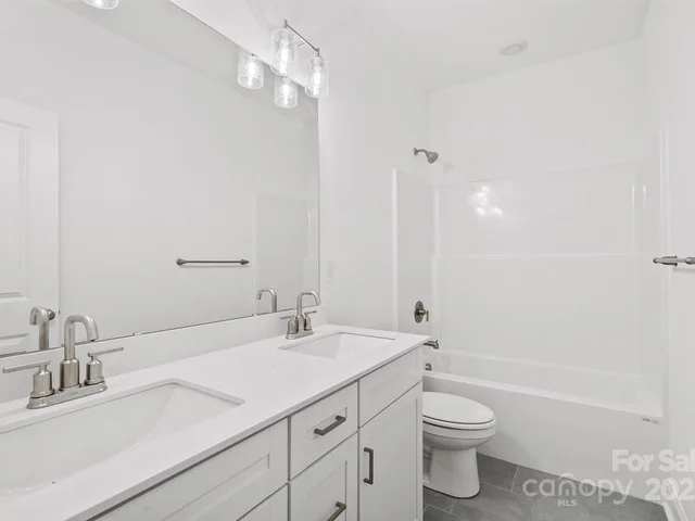 184 Cherry Springs 1B bathroom second upstairs2