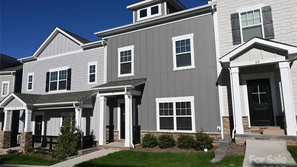 71 Walnut 21C Exterior2
