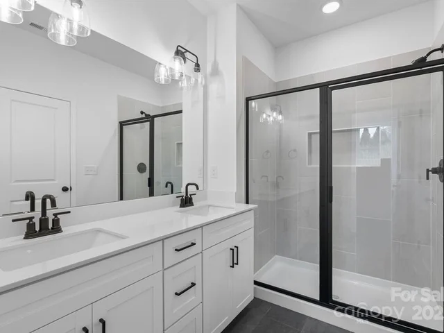 71 Walnut 21C Master Bathroom