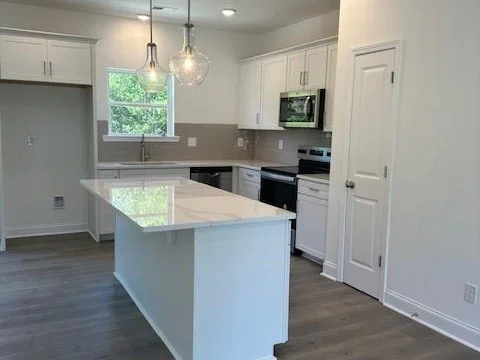 77 Walnut 22B Jensen Interior kitchen