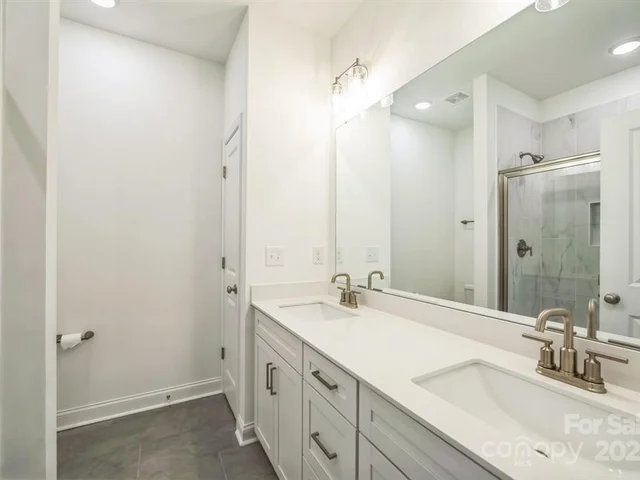 81 Walnut Master Bathroom Sinks