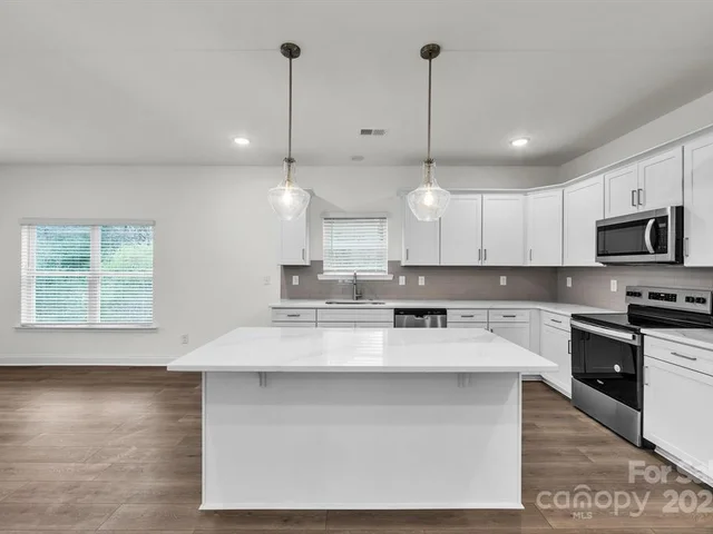 81 Walnut kitchen2