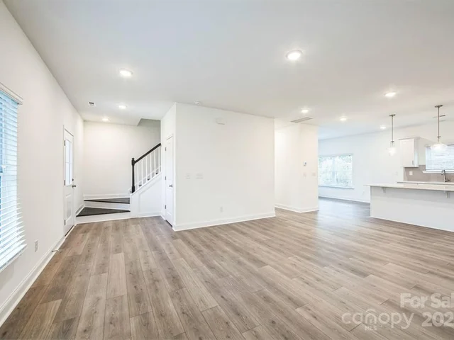 81 Walnut living