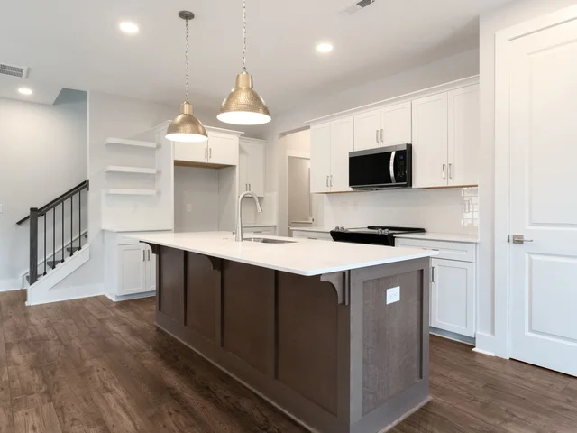 Chapel Crossing 12 114 kitchen2