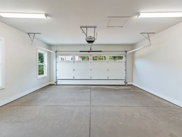 Chapel Crossing 2 115 Garage