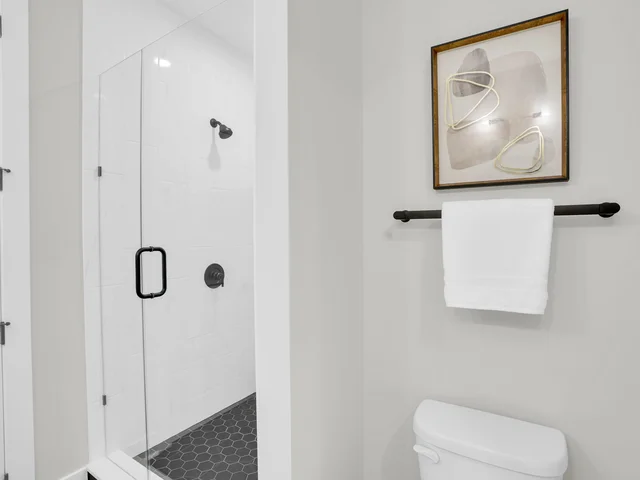 3449 Byrnes Staged bathroom