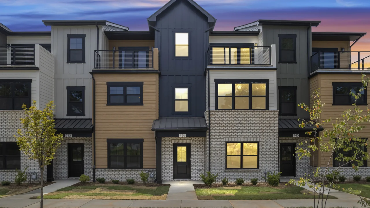 736 Falling Oak Maxwell 23 exterior front Laurel II
