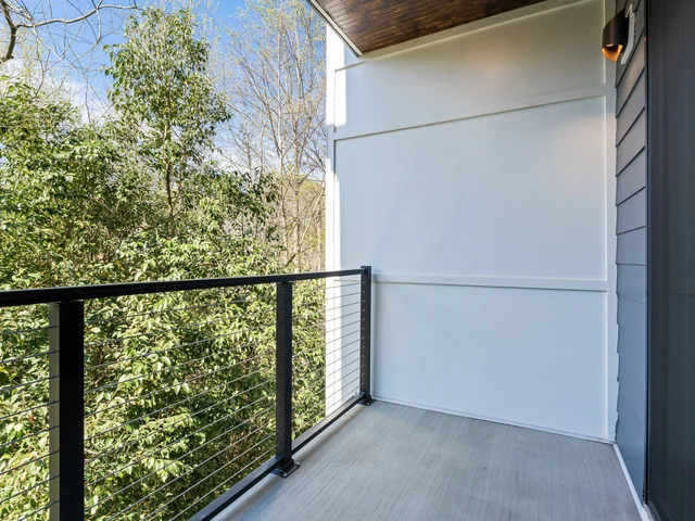 3453 Byrnes Balcony