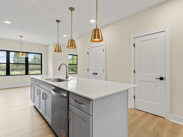 736 Falling Oak Maxwell 23 kitchen island2 Laurel I