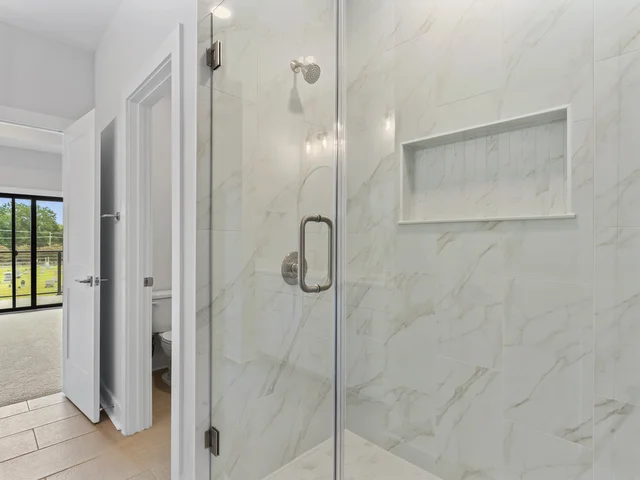 732 Falling Oak Maxwell 22 master shower Laurel II