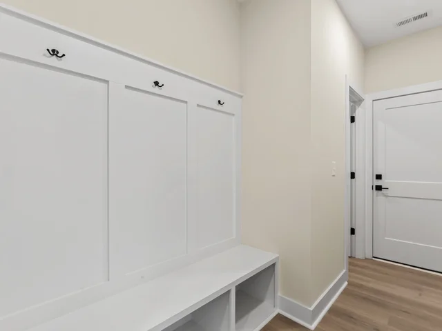 736 Falling Oak Maxwell 23 Drop Zone Laurel II