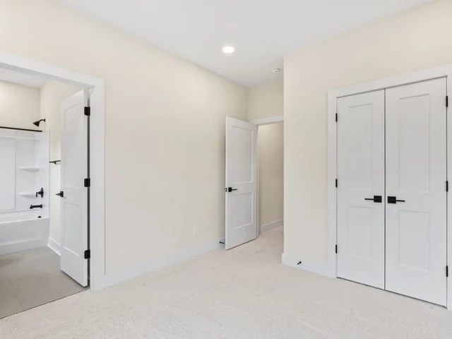 736 Falling Oak Maxwell 23 secondary bedroom Laurel I